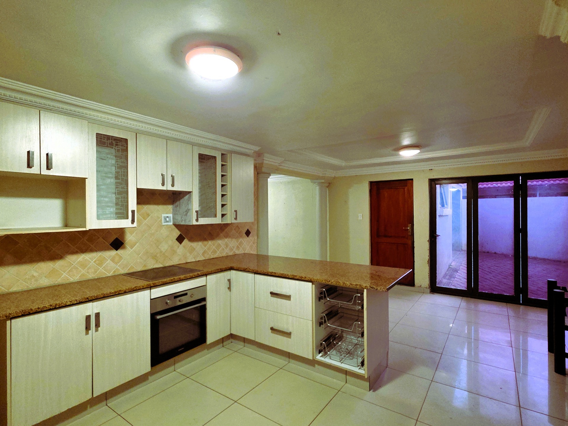 Spacious 4 Bedroom Family Home with 2 Garages in Mamelodi East