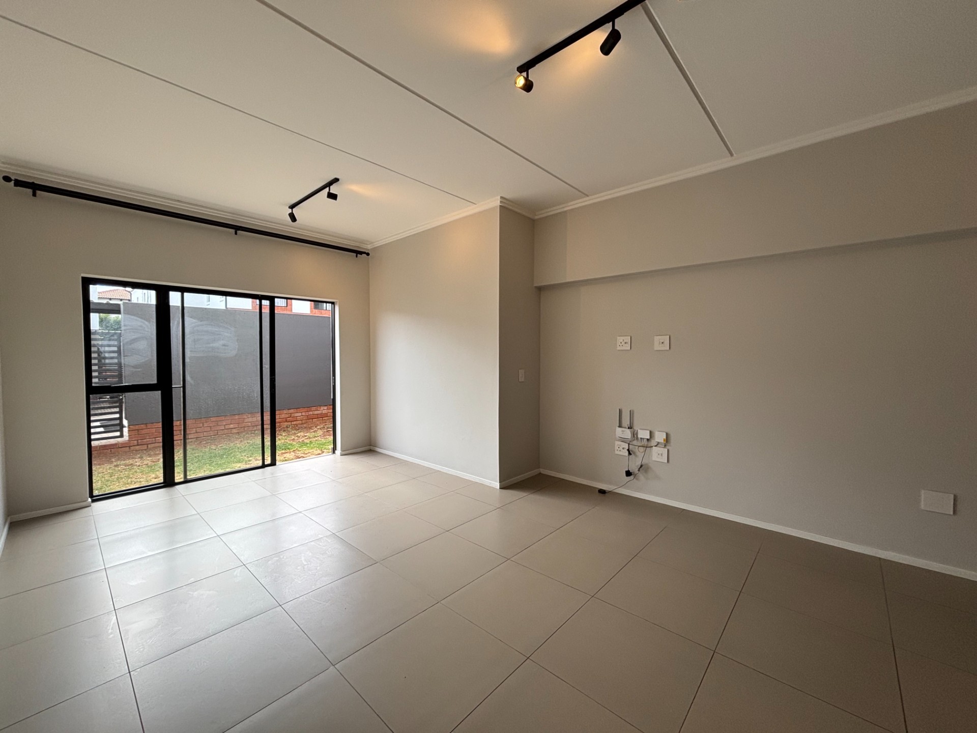 Modern Garden Apartment in The Bailey, Bryanston