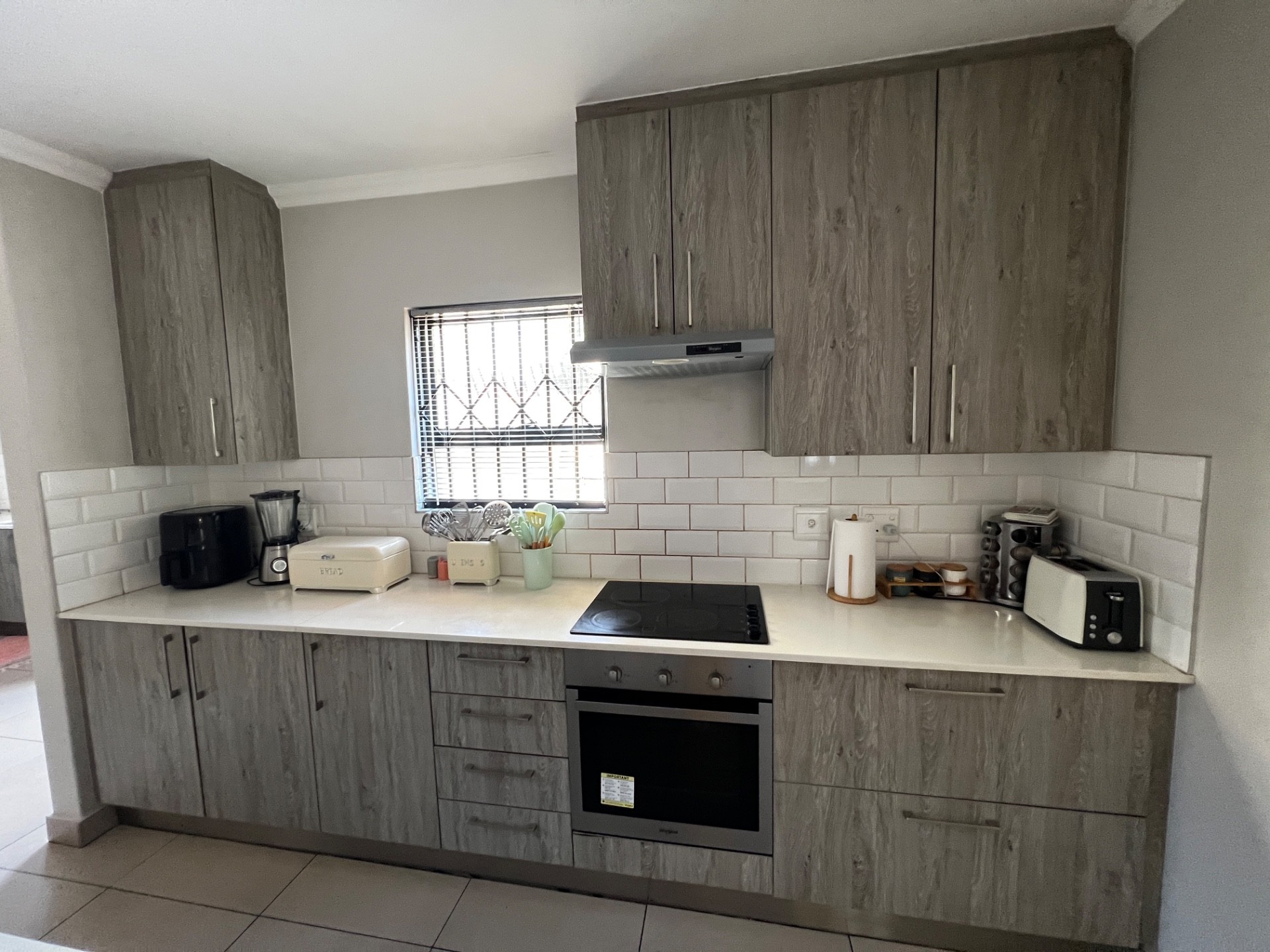 Modern 3 Bedroom 2 Bathroom Home Centurion Raslouw