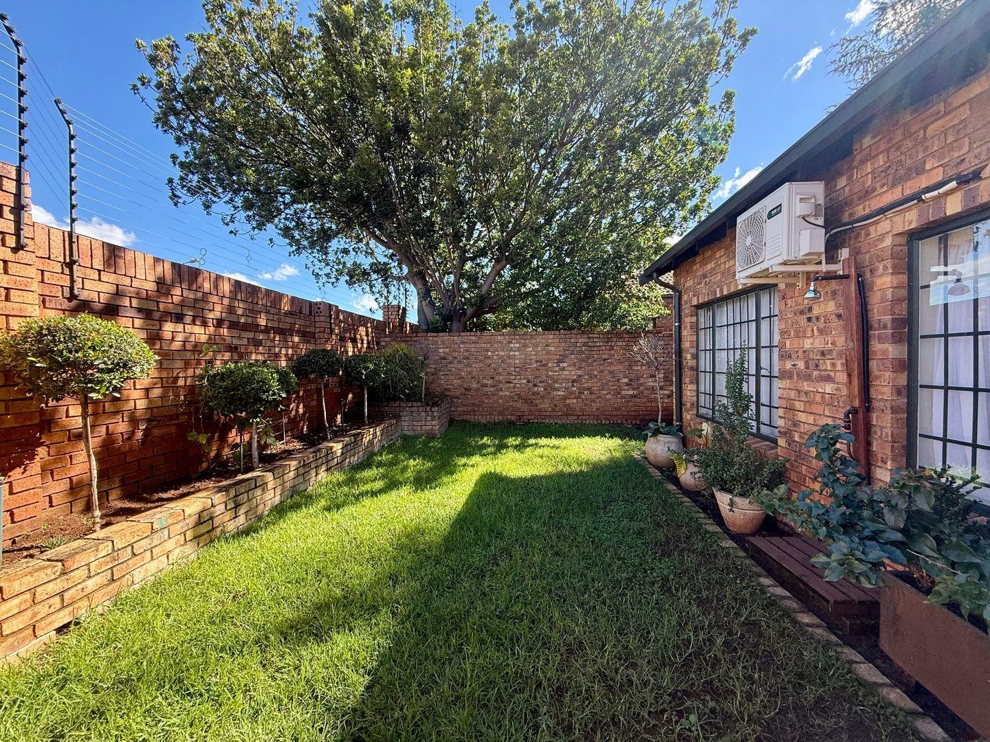 Modern 3 Bedroom Full Title Townhouse in Bougainvillea Estate
