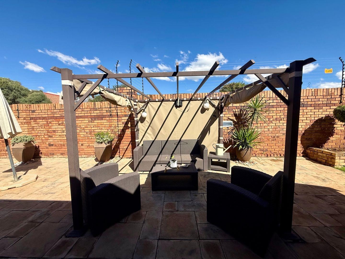 Modern 3 Bedroom Full Title Townhouse in Bougainvillea Estate