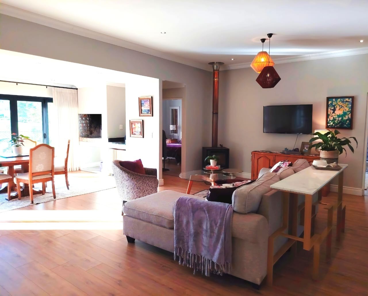 Fully Furnished Executive Rental with Dam Views - Short-Term Lease Available in Aan de Wijnlanden