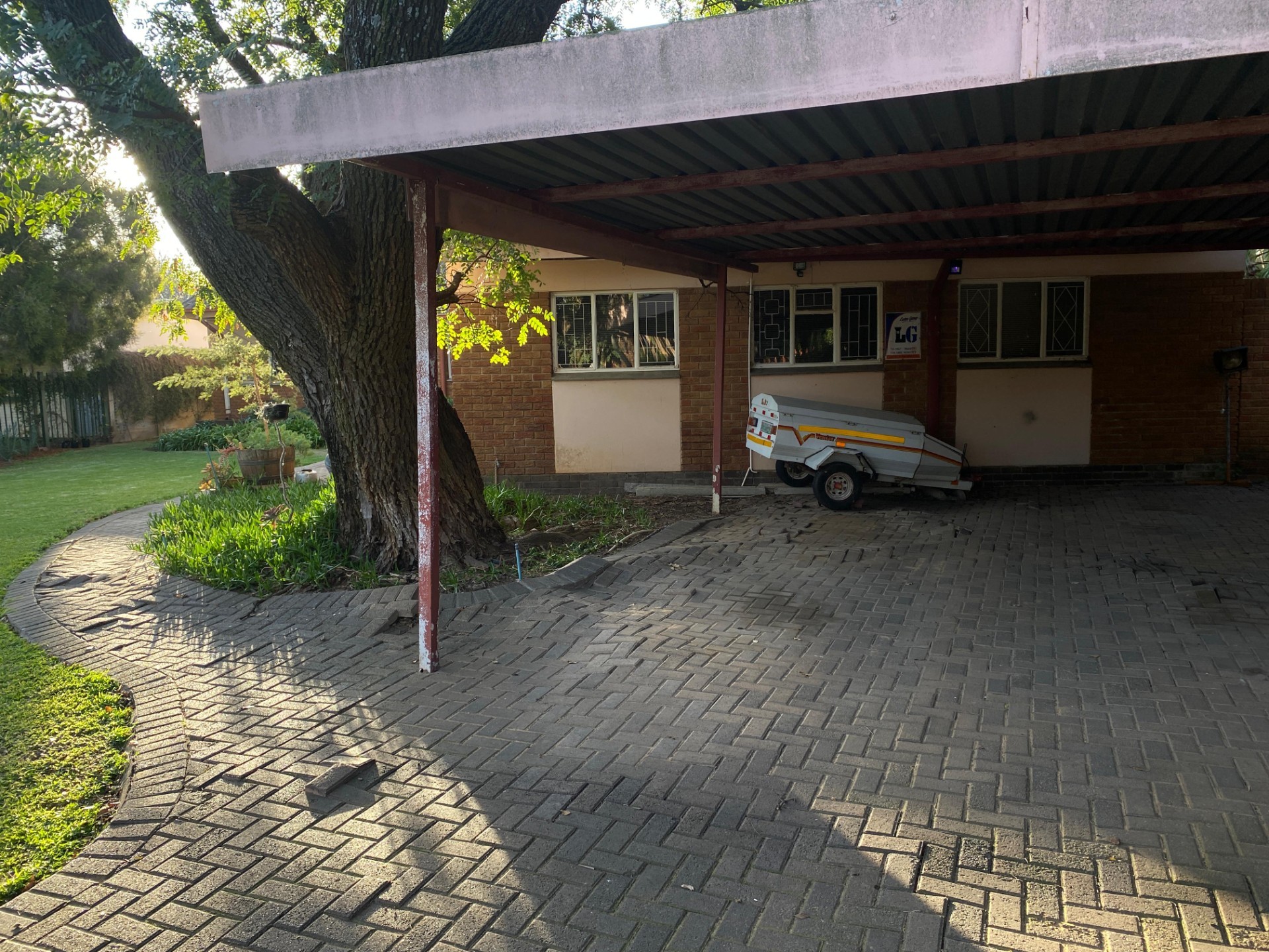 Jim Fouce Park - A project with great Investment potential. Property in need of maintenance.