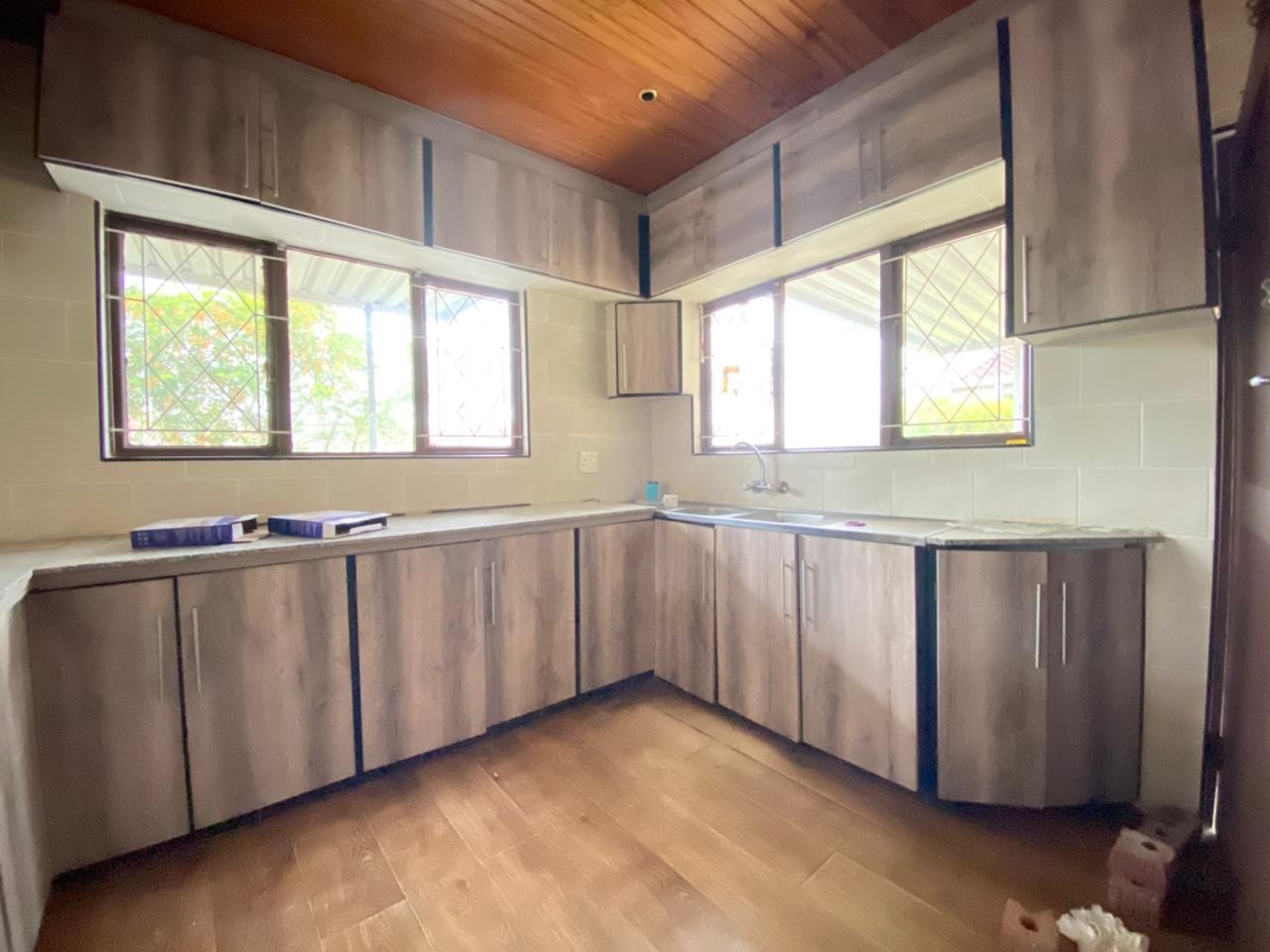 Spacious and Modern 3 Bedroom Family Home to Let in Klaarwater