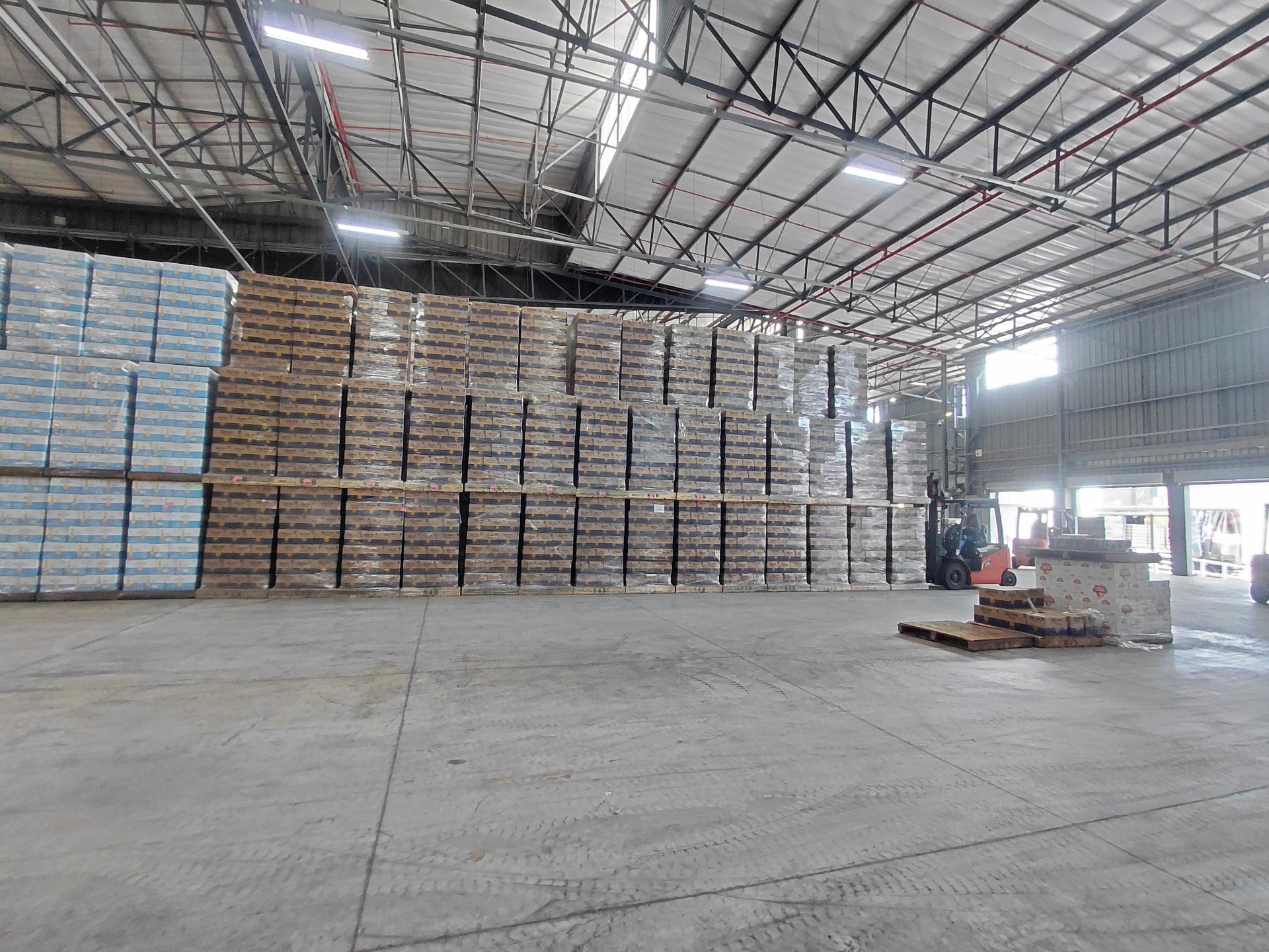 6075sqm Industrial Property To Rent in Montague Gardens, Milnerton