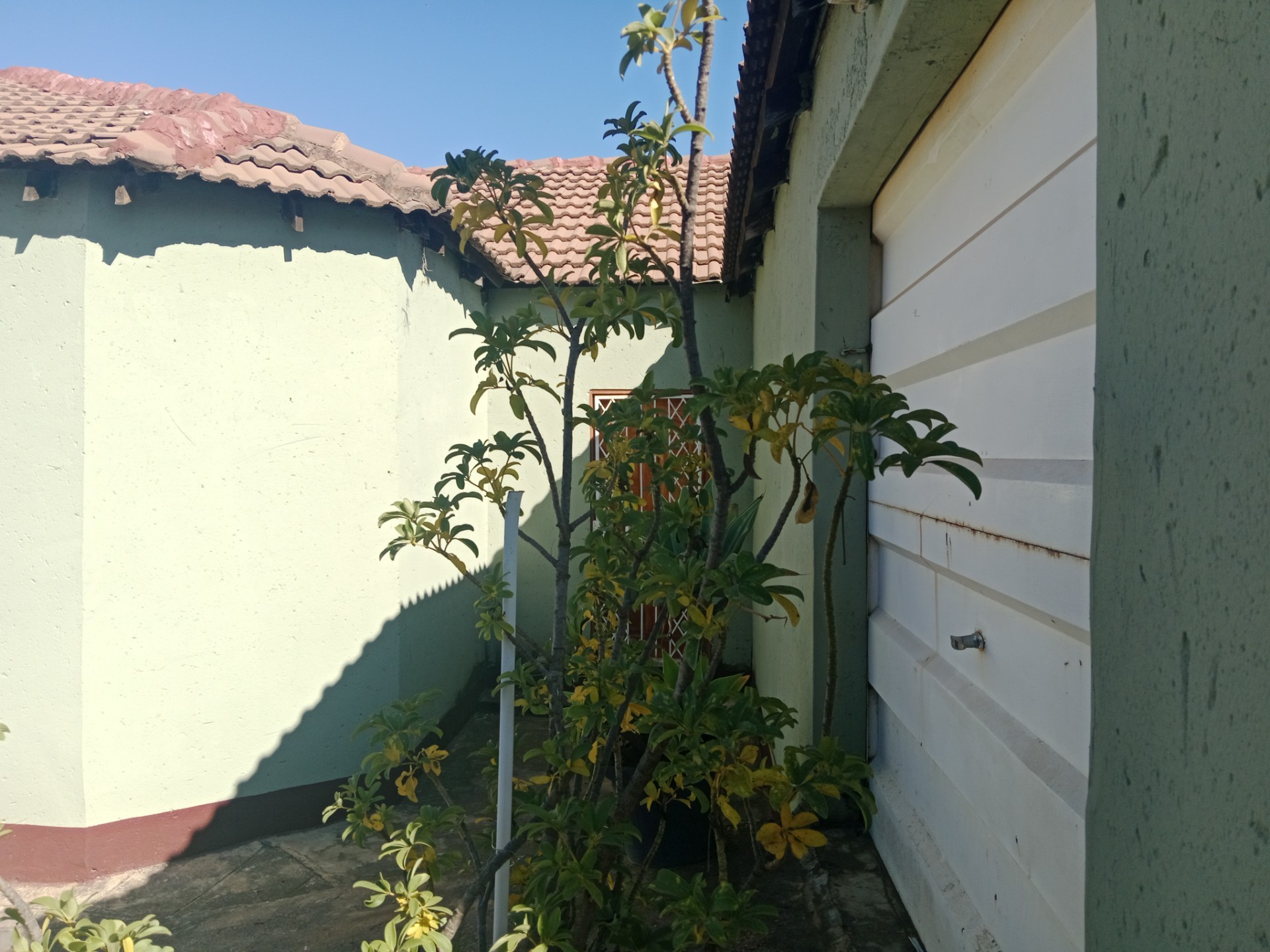 4 Bedroom House with Single Garage For Sale in Soshanguve South, Soshanguve