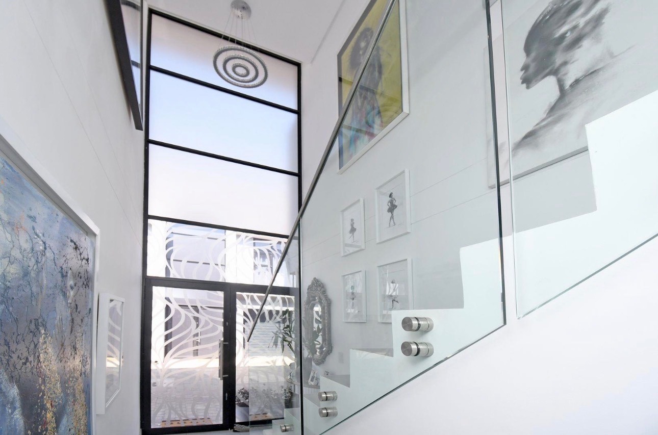 Duplex for rent in Illovo, Sandton, 210 m²