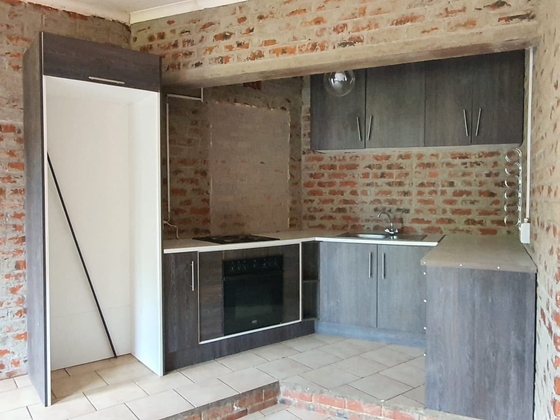 Cottage To Rent in Birchleigh North, Kempton Park