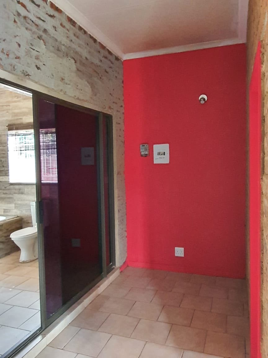 Cottage To Rent in Birchleigh North, Kempton Park