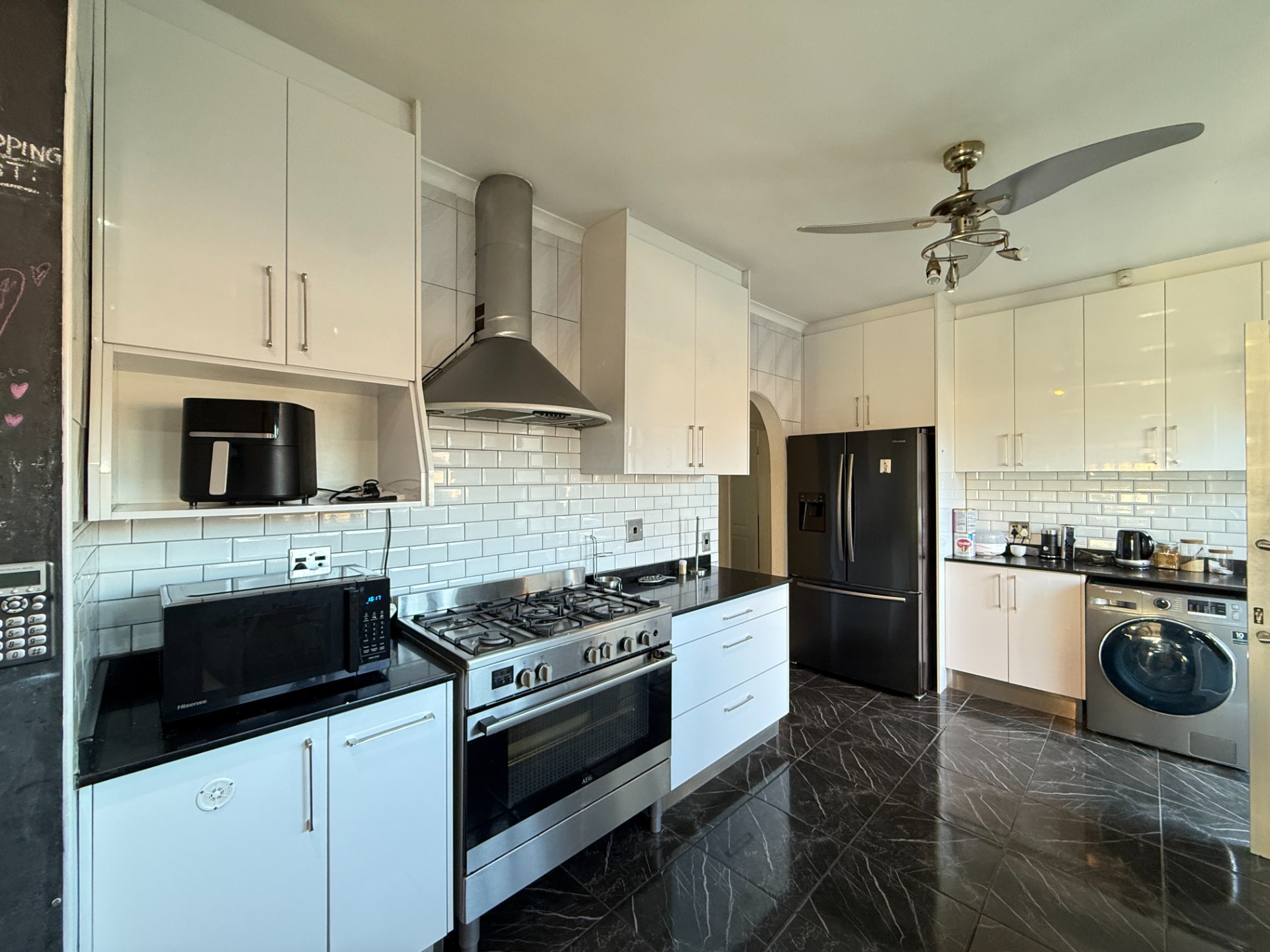 4 Bedroom Family Home with a 2 Bedroom Flatlet in Monte Vista, Goodwood