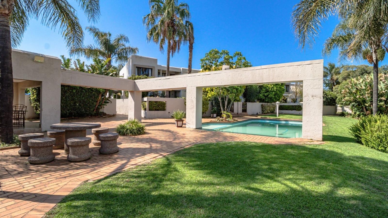 Two Bedroom Apartment in Sought-After Marais Steyn Park