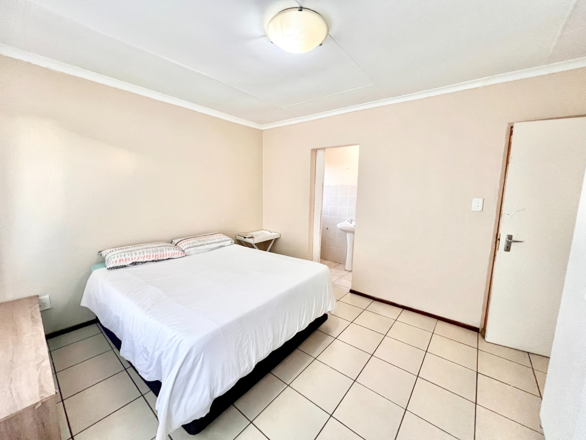 Apartment For Sale in Carlswald, Midrand