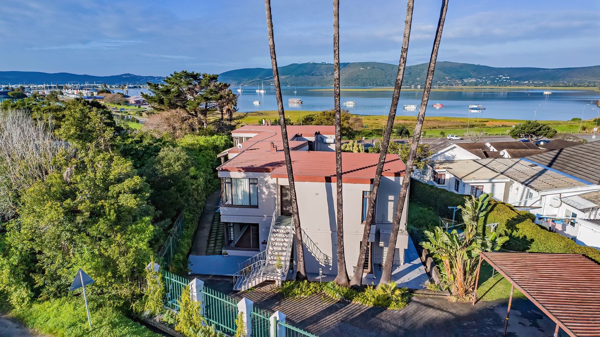 Renovated Apartment with Lagoon Views