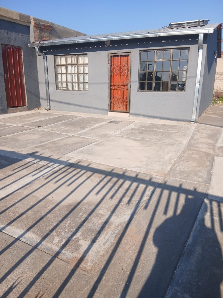 House For Sale in Lethuli Park, Seshego, Polokwane