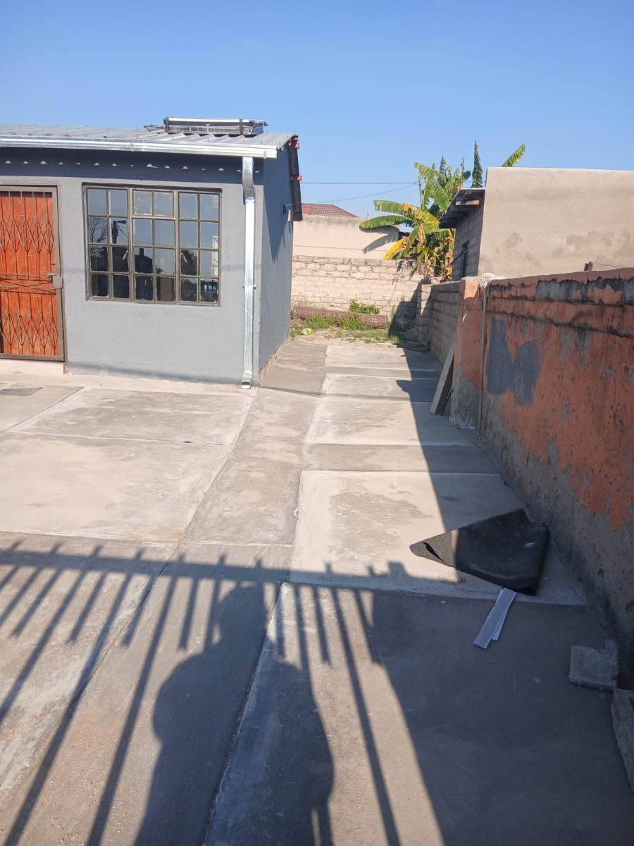 House For Sale in Lethuli Park, Seshego, Polokwane
