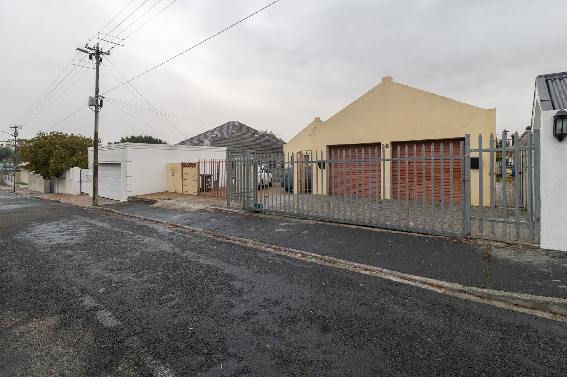 2 Bedroom Sectional Title Home with Ample Parking and potential for expansion for sale in Avondale