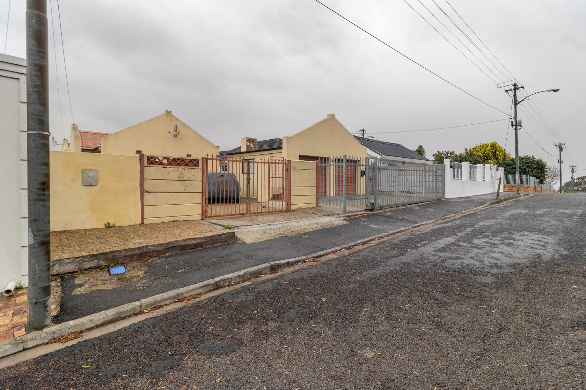2 Bedroom Sectional Title Home with Ample Parking and potential for expansion for sale in Avondale