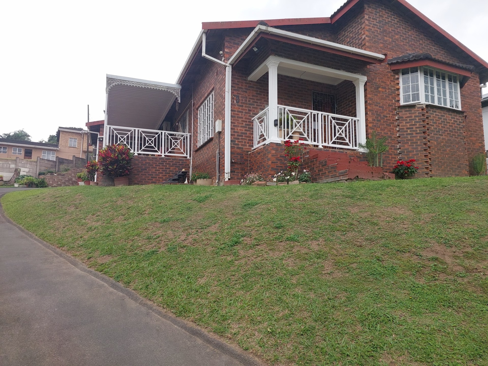 Charming Home In Queensburgh