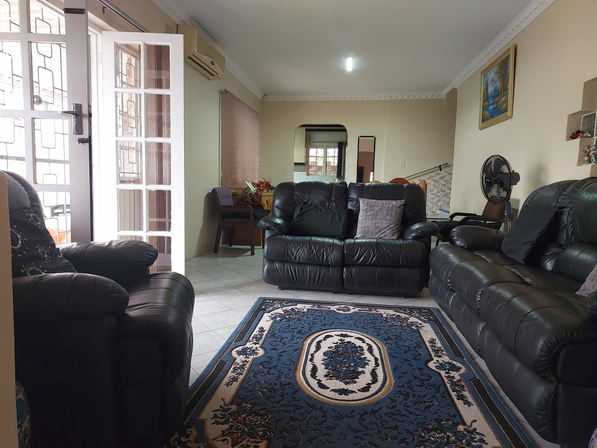 Charming Home In Queensburgh