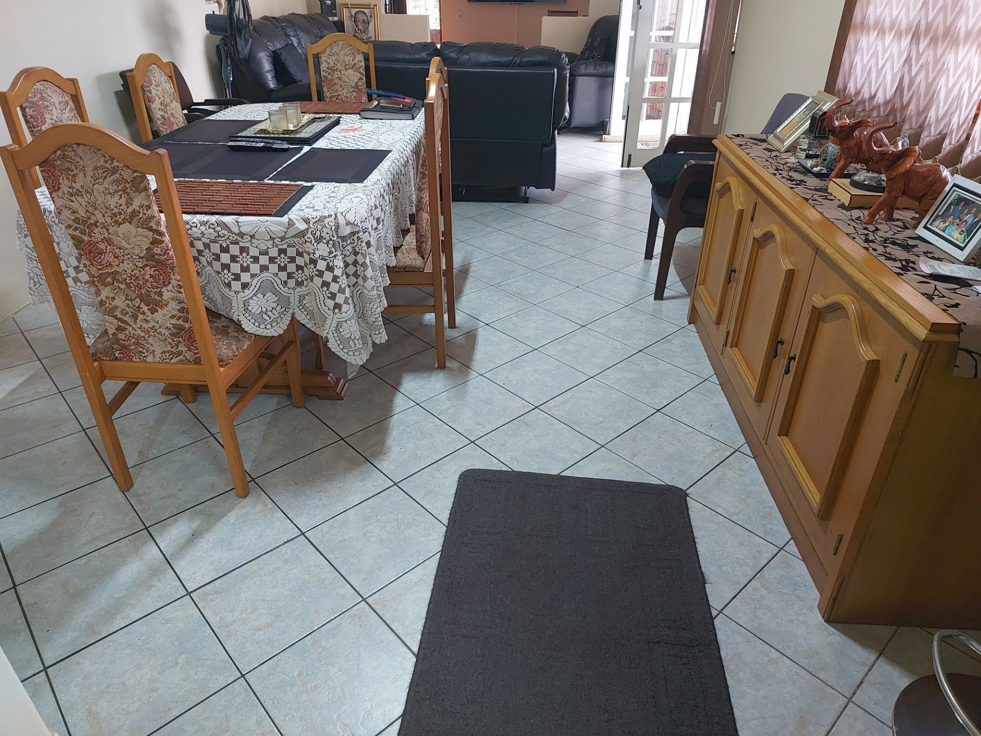 Charming Home In Queensburgh