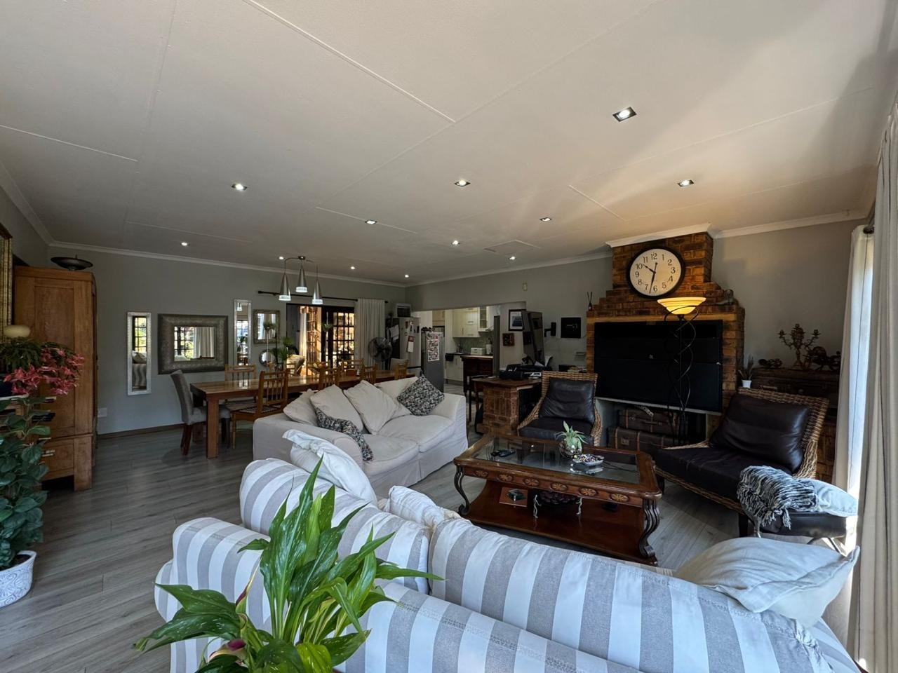 Cottage to Rent in Glen Marais