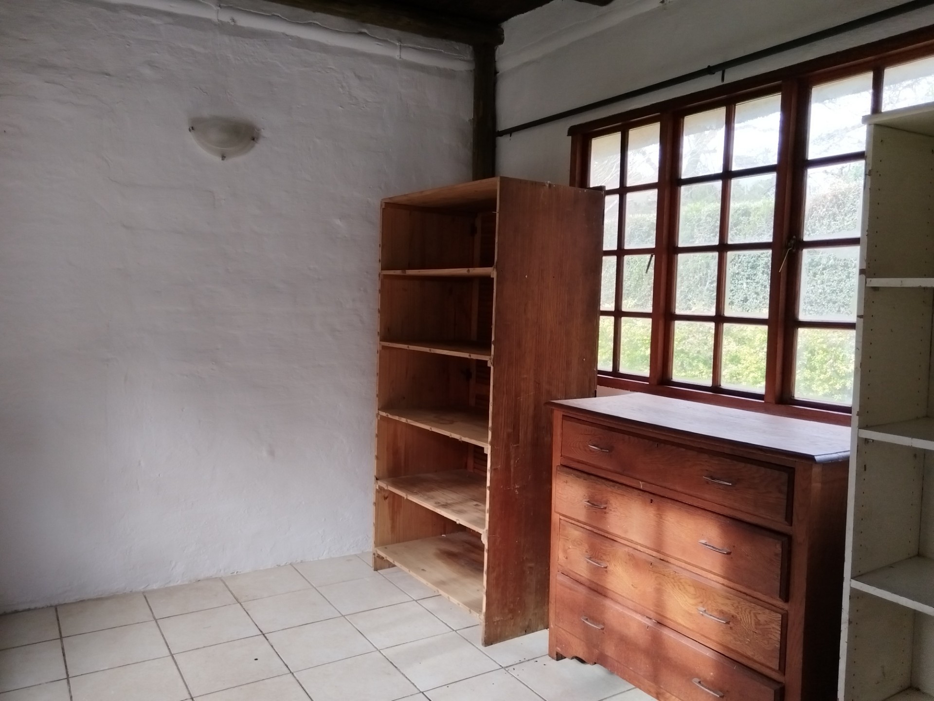 Lock up and Go Unit For Sale in Hogsback
