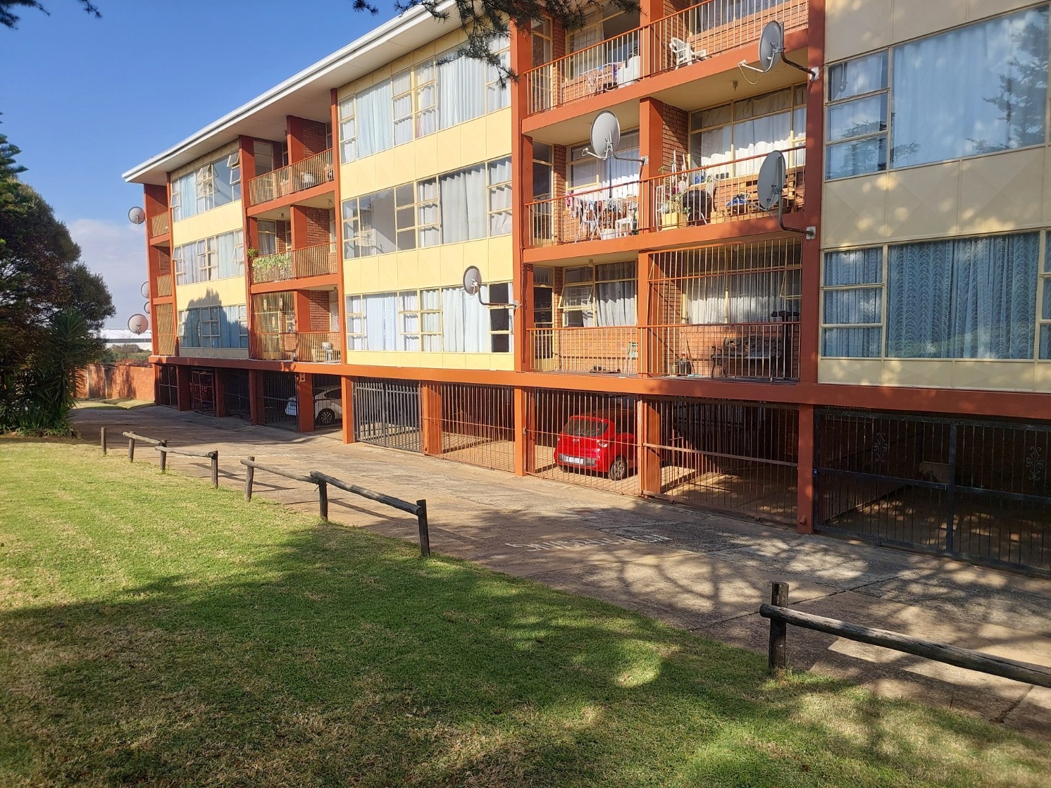 Apartment For Sale in Castleview Germiston Gauteng