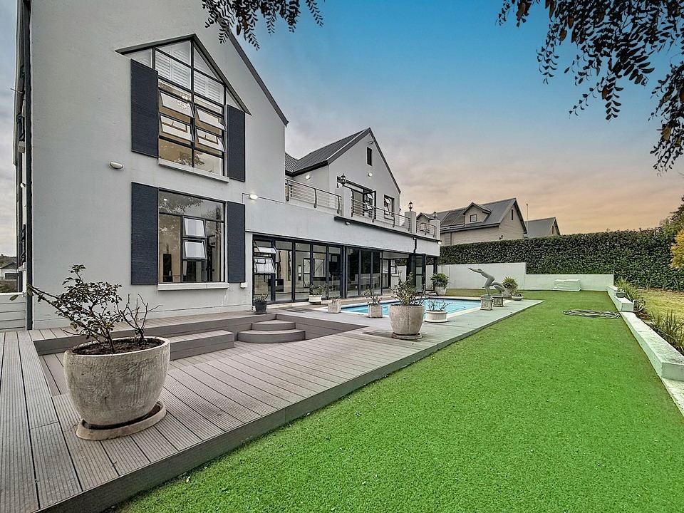 Luxury Modern House To Rent in Waterlake Farm Lifestyle Estate, Pretoria
