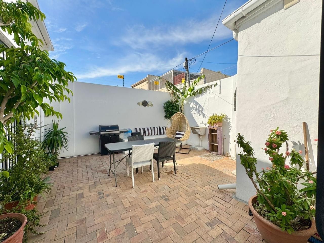 3 bedroom House To Rent in Woodstock, Cape Town