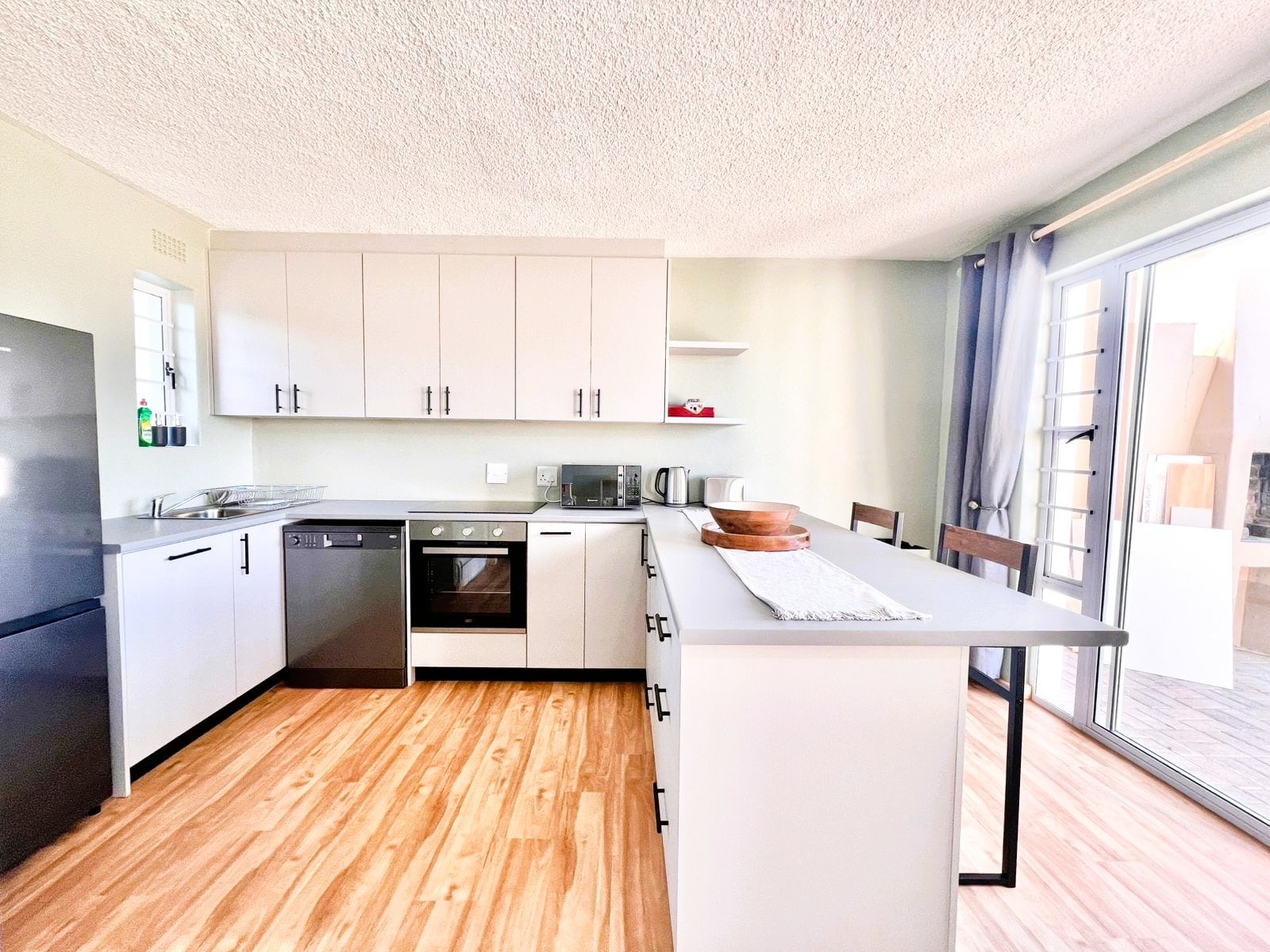 3 Bedroom Sea View Apartment for Sale in Marina Martinique, Jeffreys Bay | Beach Access
