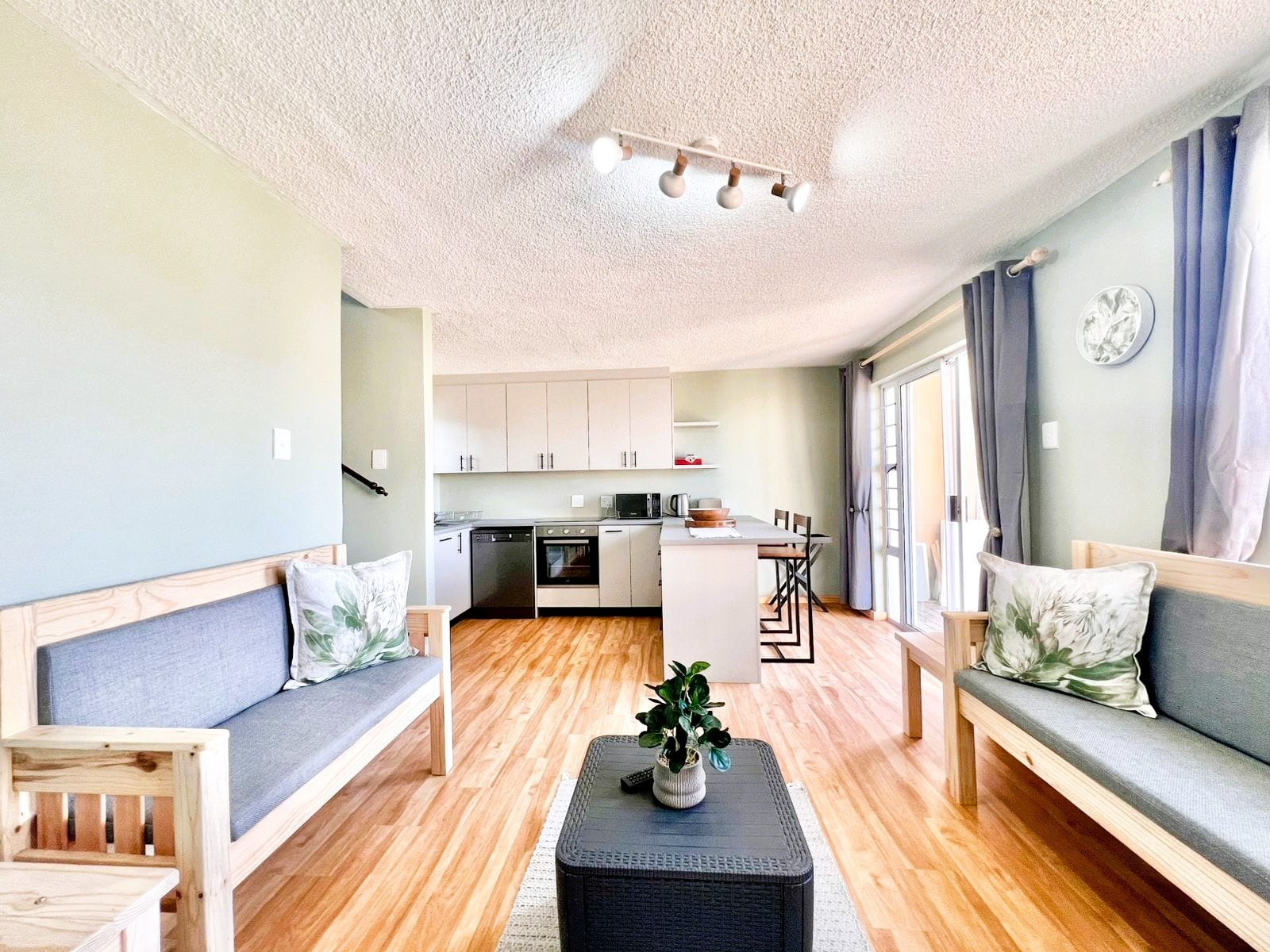 3 Bedroom Sea View Apartment for Sale in Marina Martinique, Jeffreys Bay | Beach Access