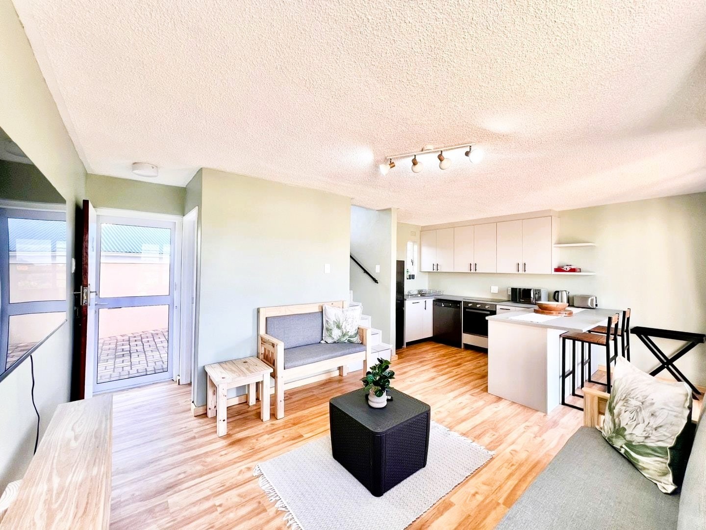 3 Bedroom Sea View Apartment for Sale in Marina Martinique, Jeffreys Bay | Beach Access