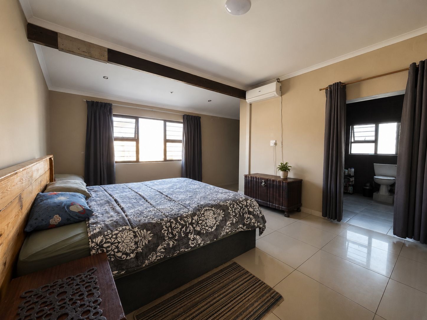 Spacious Family Home With Flat