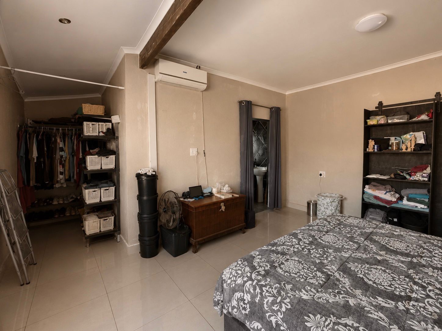Spacious Family Home With Flat