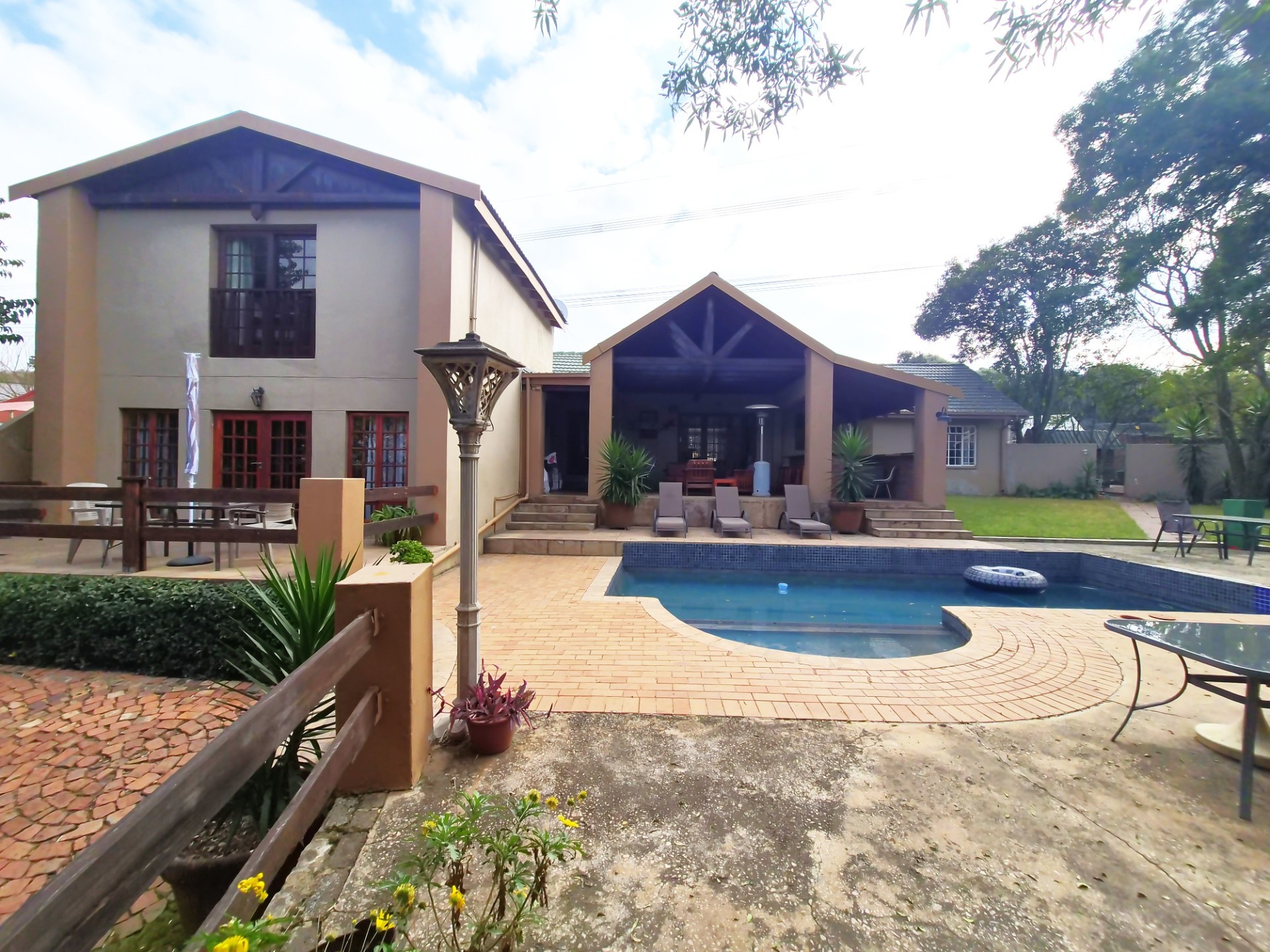 House For Sale in Paulshof, Sandton