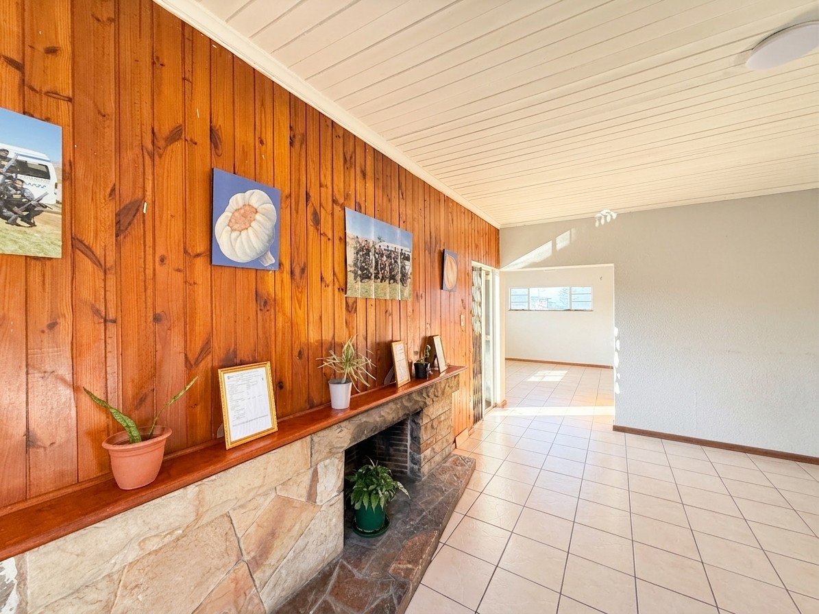 6 Bedroom House For Sale in Boston, Bellville