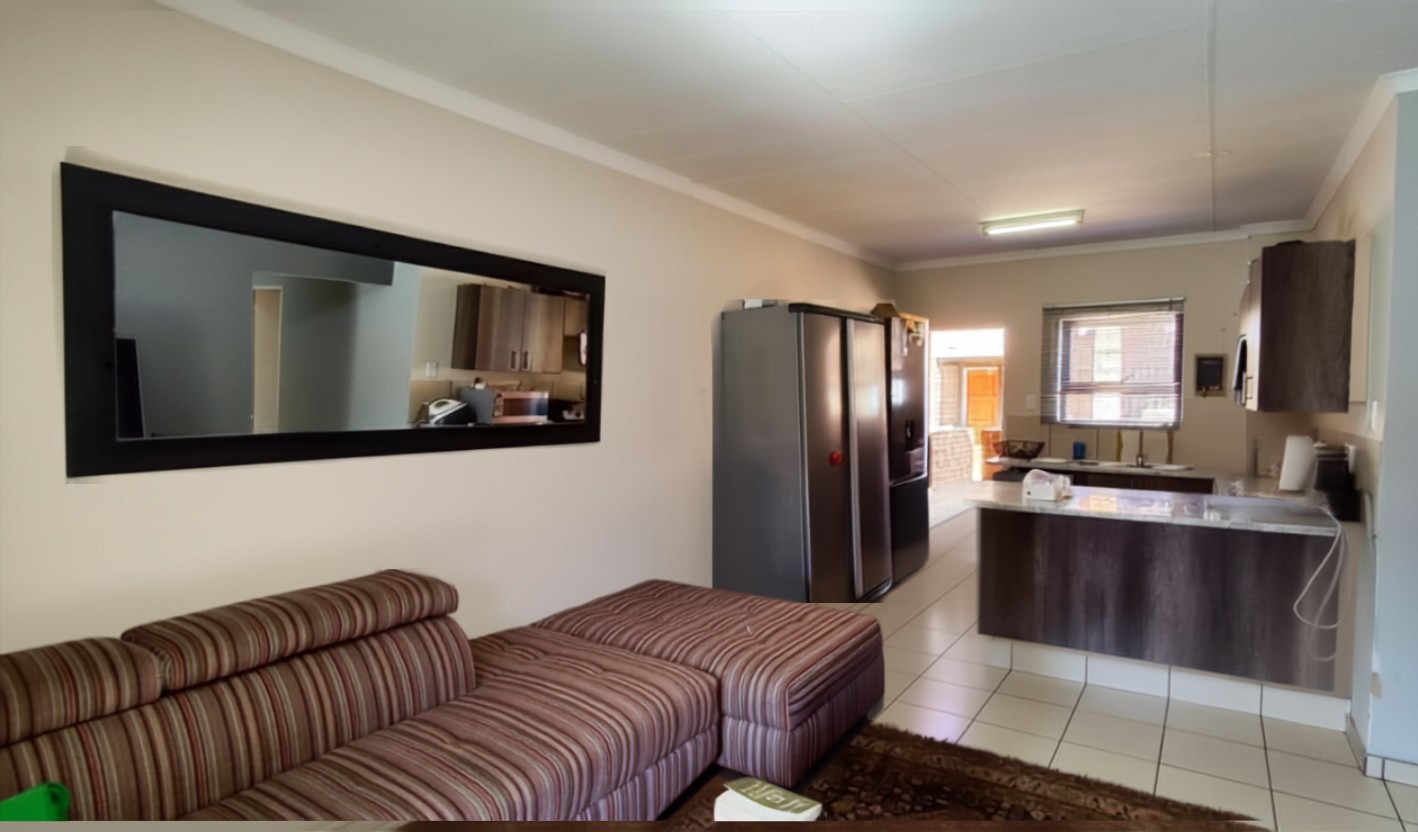 Apartment For Sale in Witfield, Boksburg R750 000.