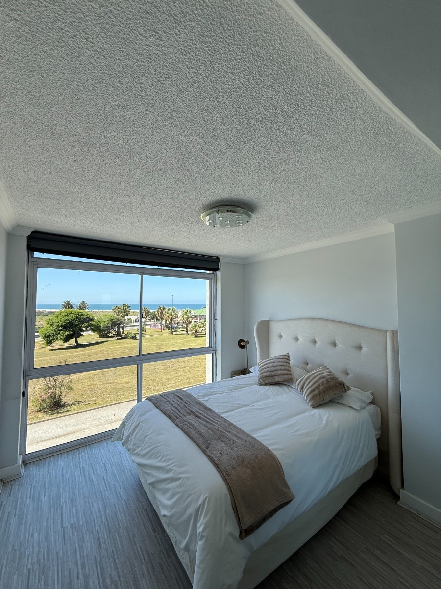 Apartment For Sale in Humewood, Port Elizabeth