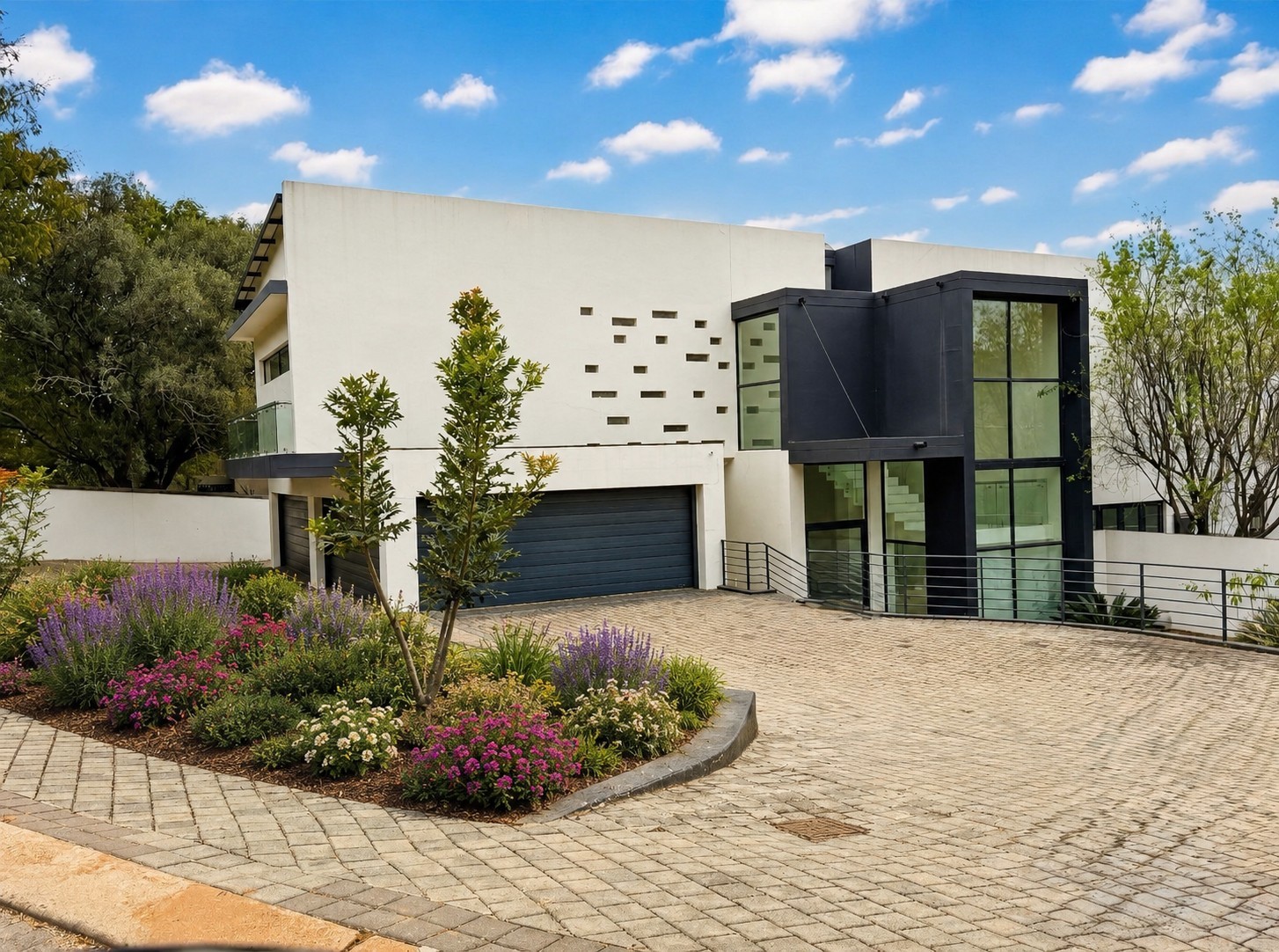 Luxurious Four Bedroom Corner Stand Residence in Helderfontein Estate