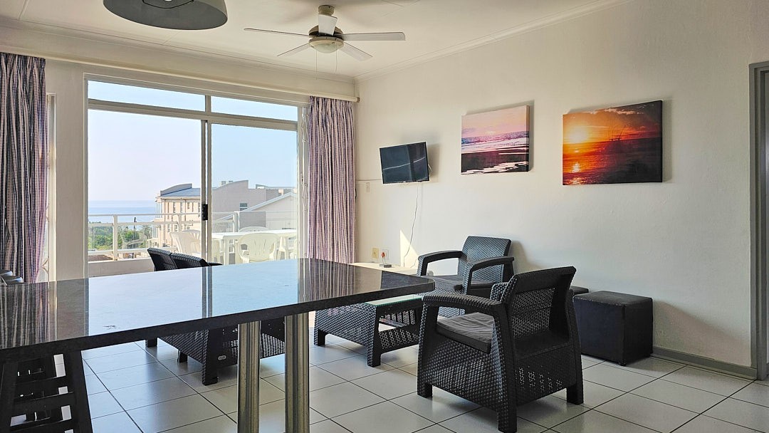 Pristine Spacious 3 Bedroom Apartment Sea Views