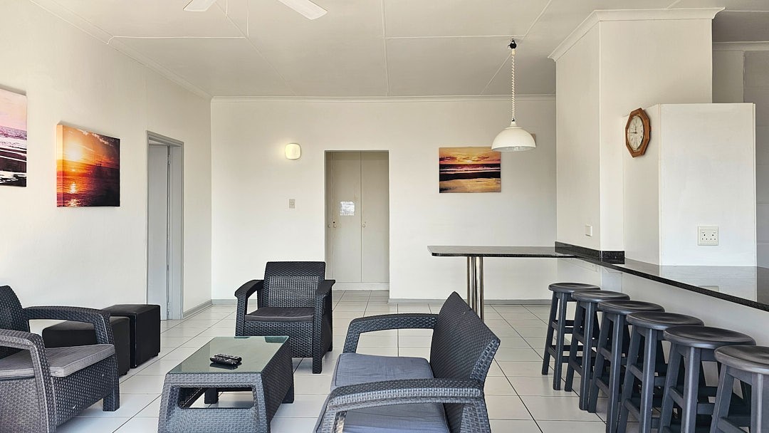 Pristine Spacious 3 Bedroom Apartment Sea Views