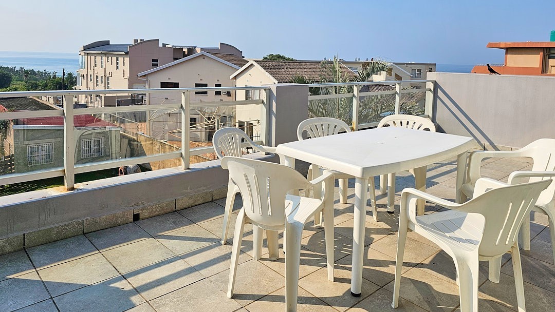 Pristine Spacious 3 Bedroom Apartment Sea Views