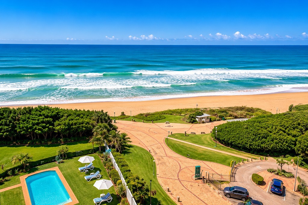 Modern Furnished Studio Apartment on Umhlanga South Beach!