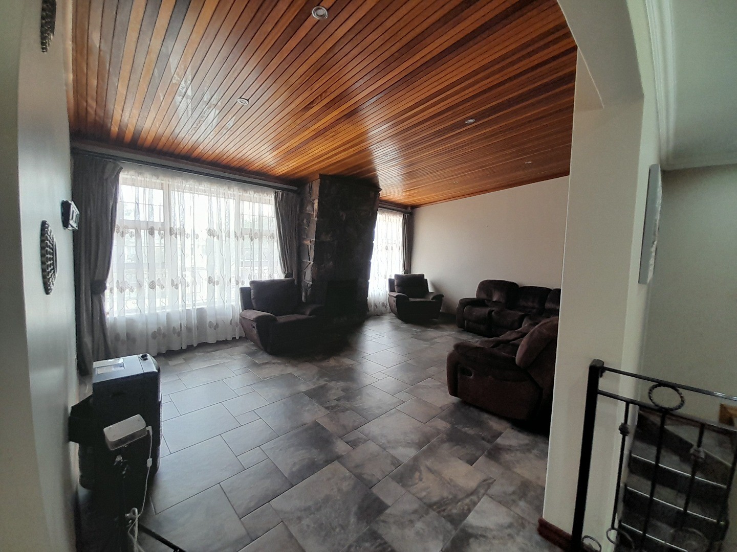 House For Sale in Oakdene