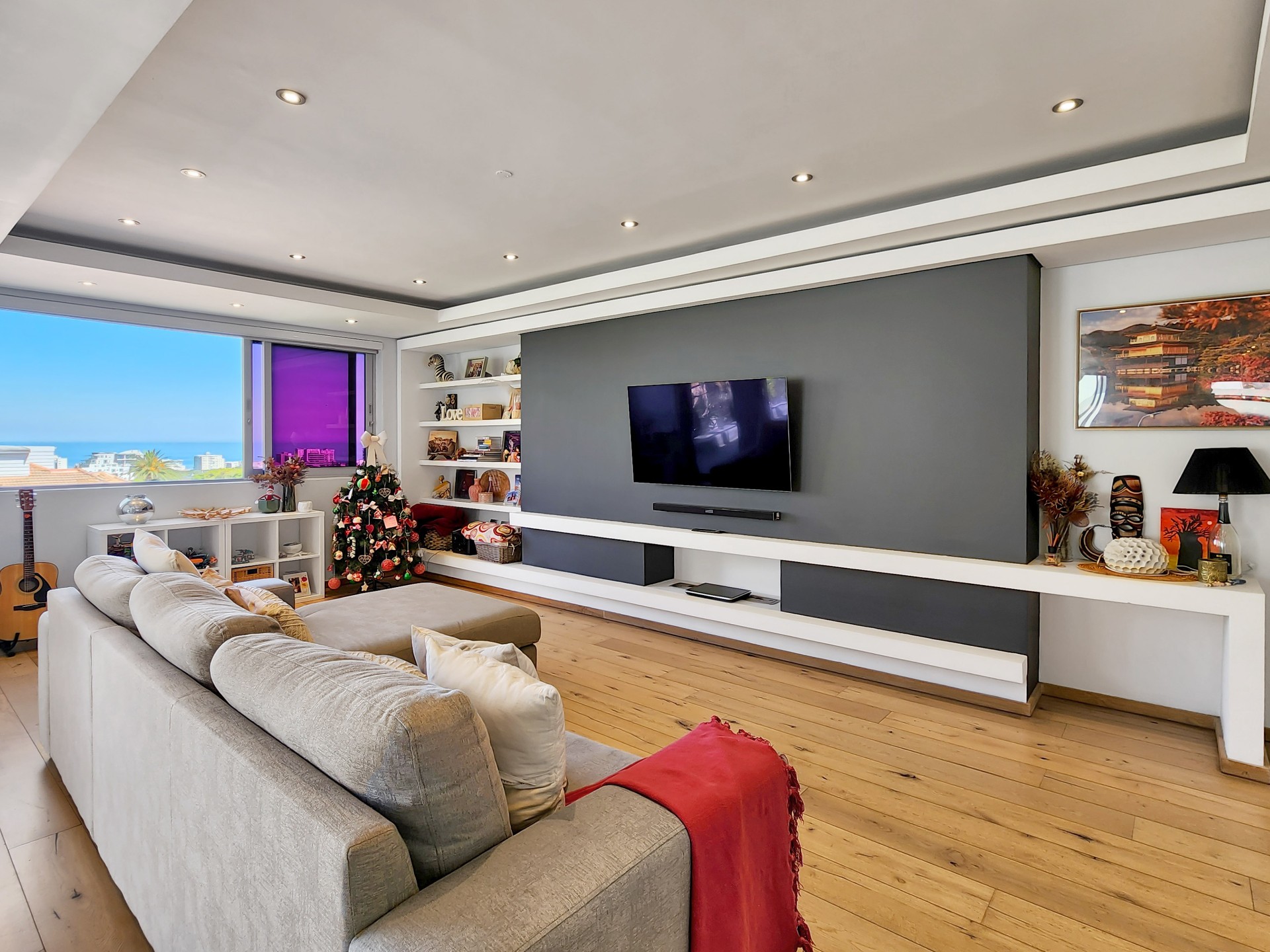 Spectacular Top-Floor Duplex Penthouse with Ocean Views in Prime Green Point Location to Rent