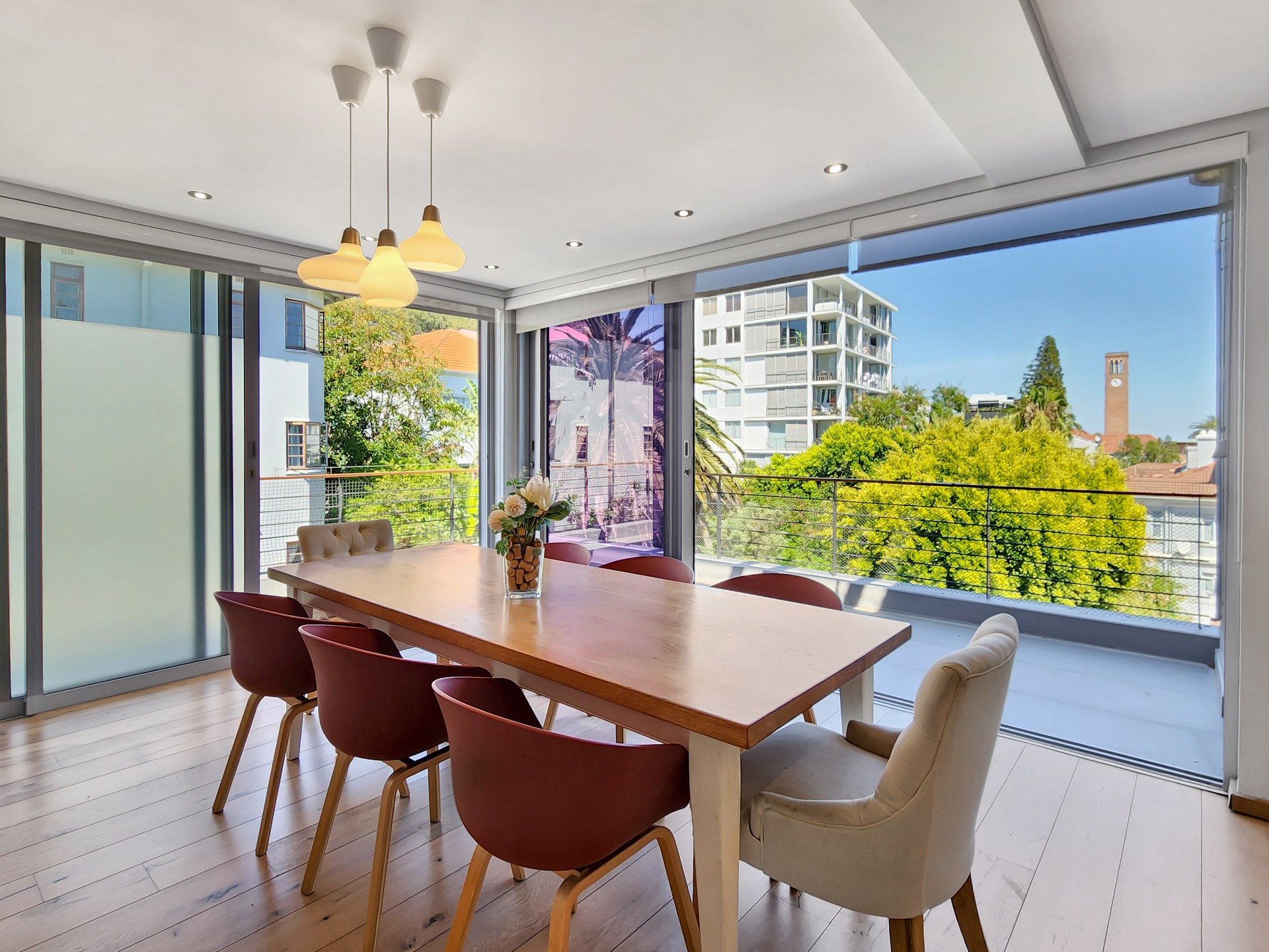 Spectacular Top-Floor Duplex Penthouse with Ocean Views in Prime Green Point Location to Rent