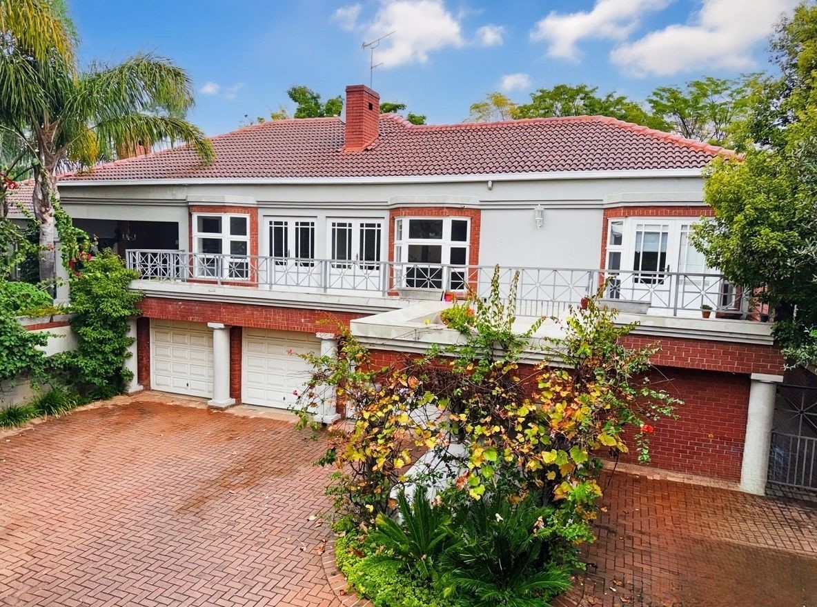 Contemporary Family Living in a Tranquil Dainfern Golf Estate Setting