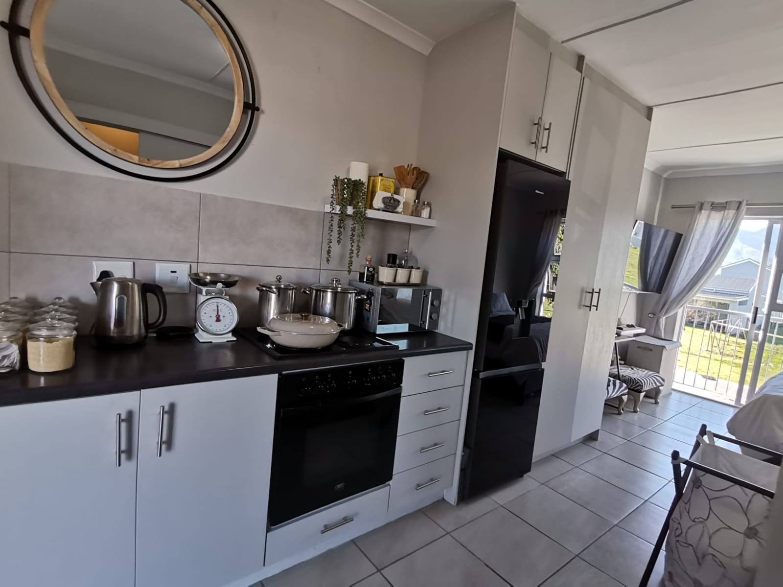 Bachelor Apartment Under Offer in La Vie Estate, Paarl