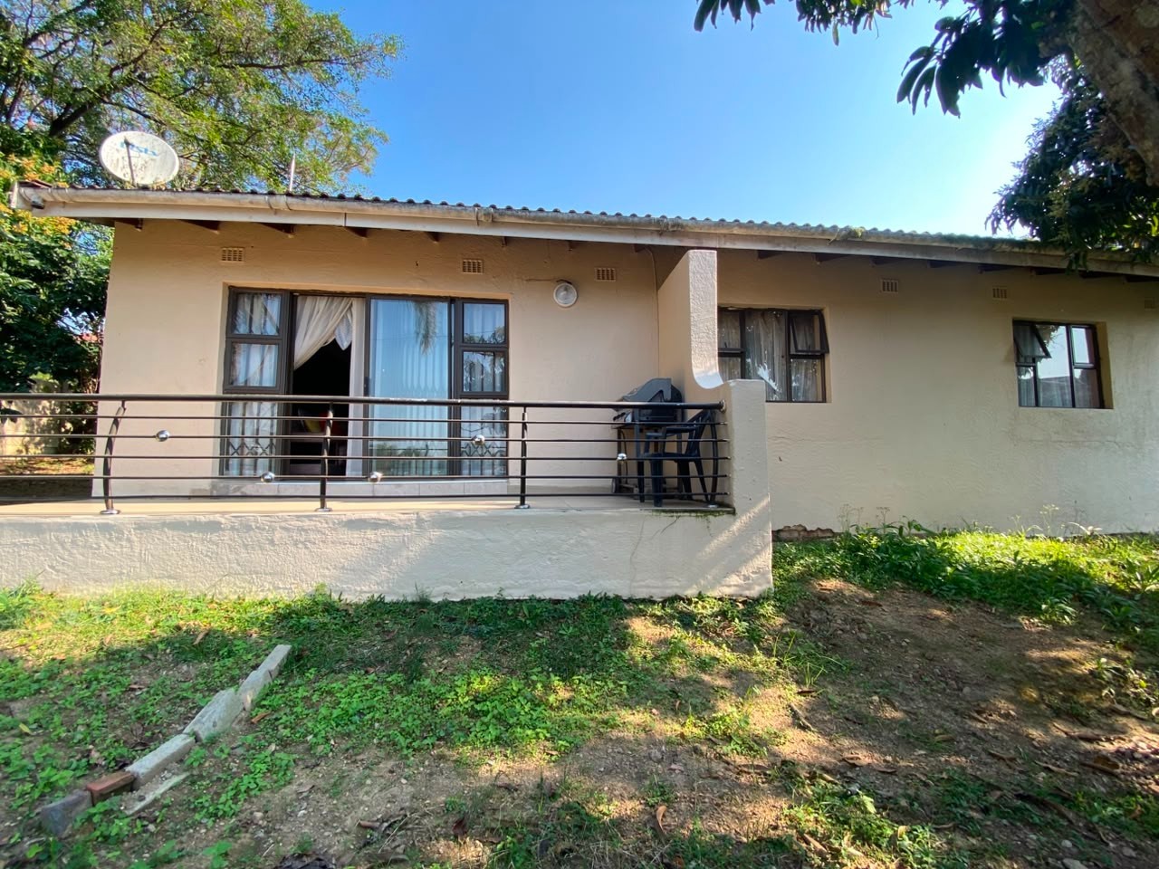 Spacious 3 Bedroom Family Home with Income-Generating Cottage for Sale in Bellair - Only R900,000