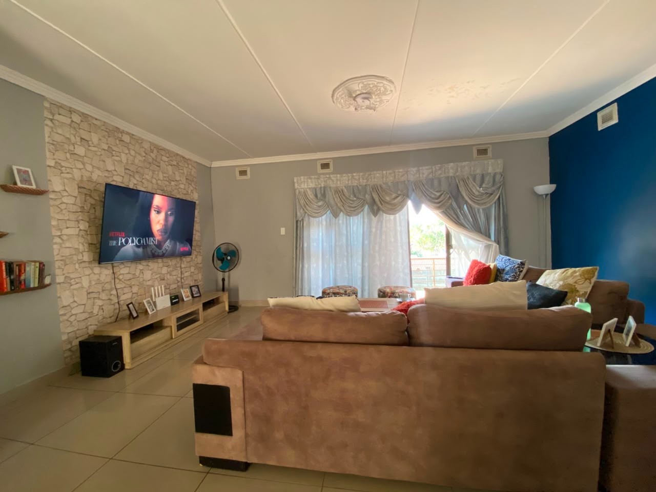 Spacious 3 Bedroom Family Home with Income-Generating Cottage for Sale in Bellair - Only R900,000